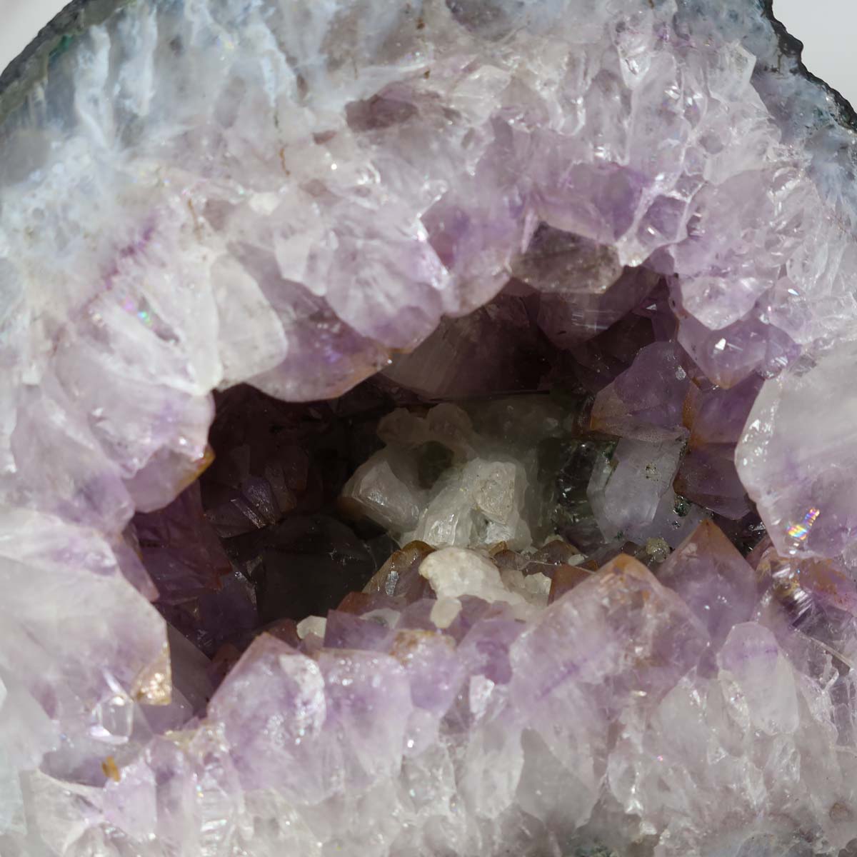 Amethyst Druse – Geode - 20x20cm und 7,2kg – Steinwelten OG - Nr. 280, featuring bright lavender crystals from Brazil.