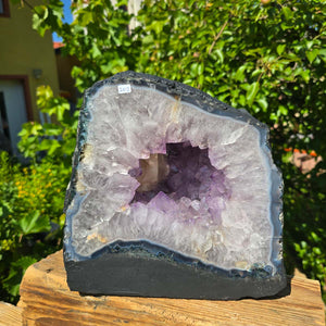 Amethyst Druse – Geode - 26x25cm und 15,4kg – Steinwelten OG - Nr. 302, Brazilian amethyst with bright, lavender crystals.