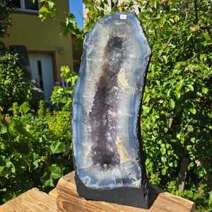 Amethyst Druse – Geode - 46x20cm und 17,6kg – Steinwelten OG - Nr. 306, helle brasilianische Kristalle im Garten.