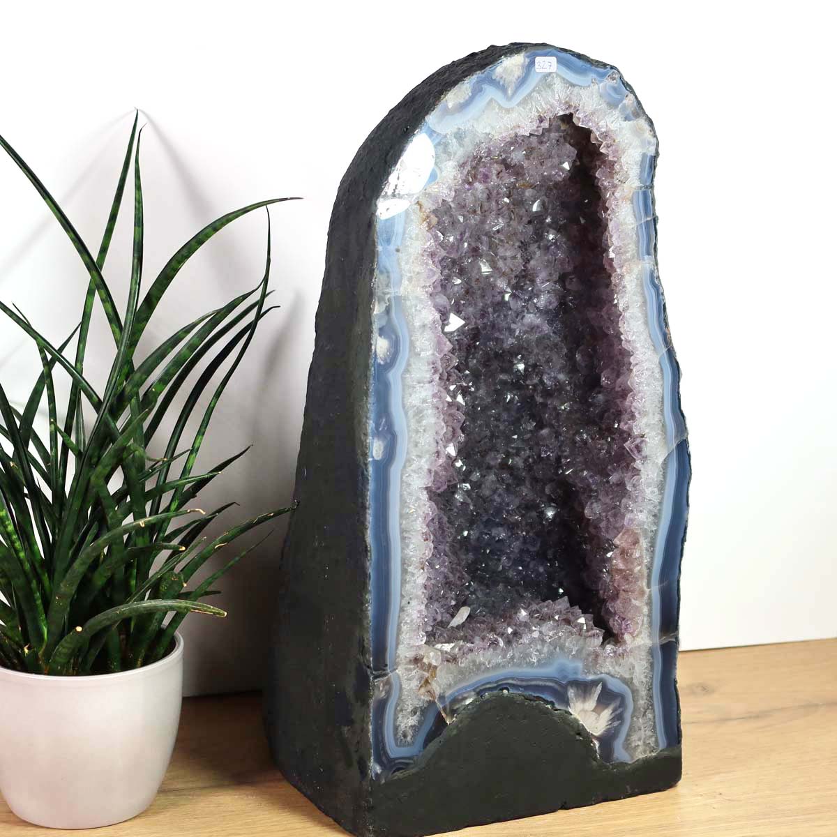 Amethyst Druse – Geode - 47x24cm und 32,9kg – Steinwelten OG - Nr. 327, leuchtende Kristalle und beruhigende violette Töne.