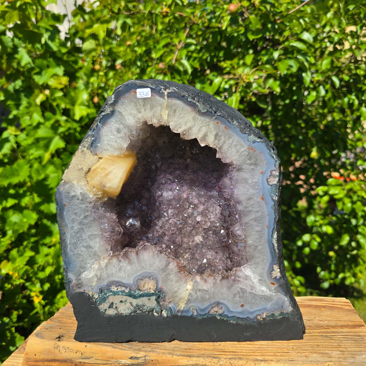 Amethyst Druse – Geode - 28x25cm und 14,1kg – Steinwelten OG - Nr. 336, beeindruckende brasilianische Kristalle im Garten