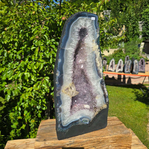 Amethyst Druse – Geode - 45x22cm und 17,4kg – Steinwelten OG - Nr. 347, leuchtende Kristalle im Sonnenlicht, Brasilien.
