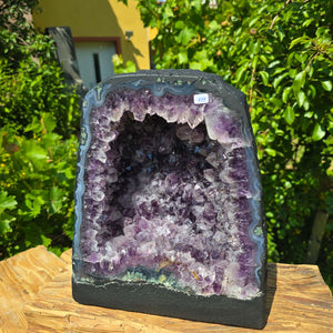 Amethyst Druse – Geode - 27x23x14cm und 10,8kg – Steinwelten OG - Nr. 419, unique decor for stylish interiors and therapy rooms.