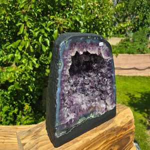 Amethyst Druse – Geode - 27x23x14cm und 10,8kg – Steinwelten OG - Nr. 419, perfect for stylish interiors and therapeutic spaces.