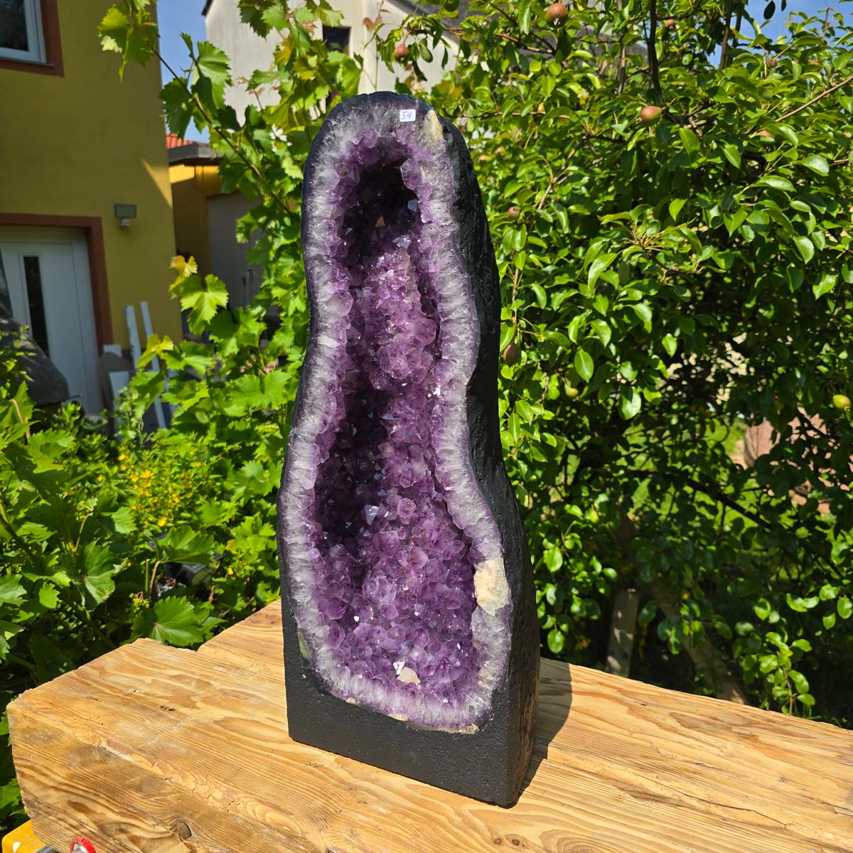 Amethyst Druse – Geode - 58x26x20cm und 26,8kg – Steinwelten OG - Nr. 54, perfect decorative piece for homes, hotels, and therapy rooms.