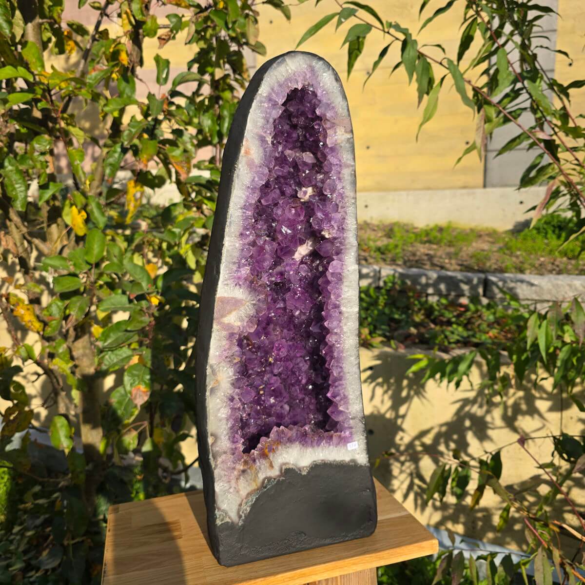 Amethyst Geode mit Achat 