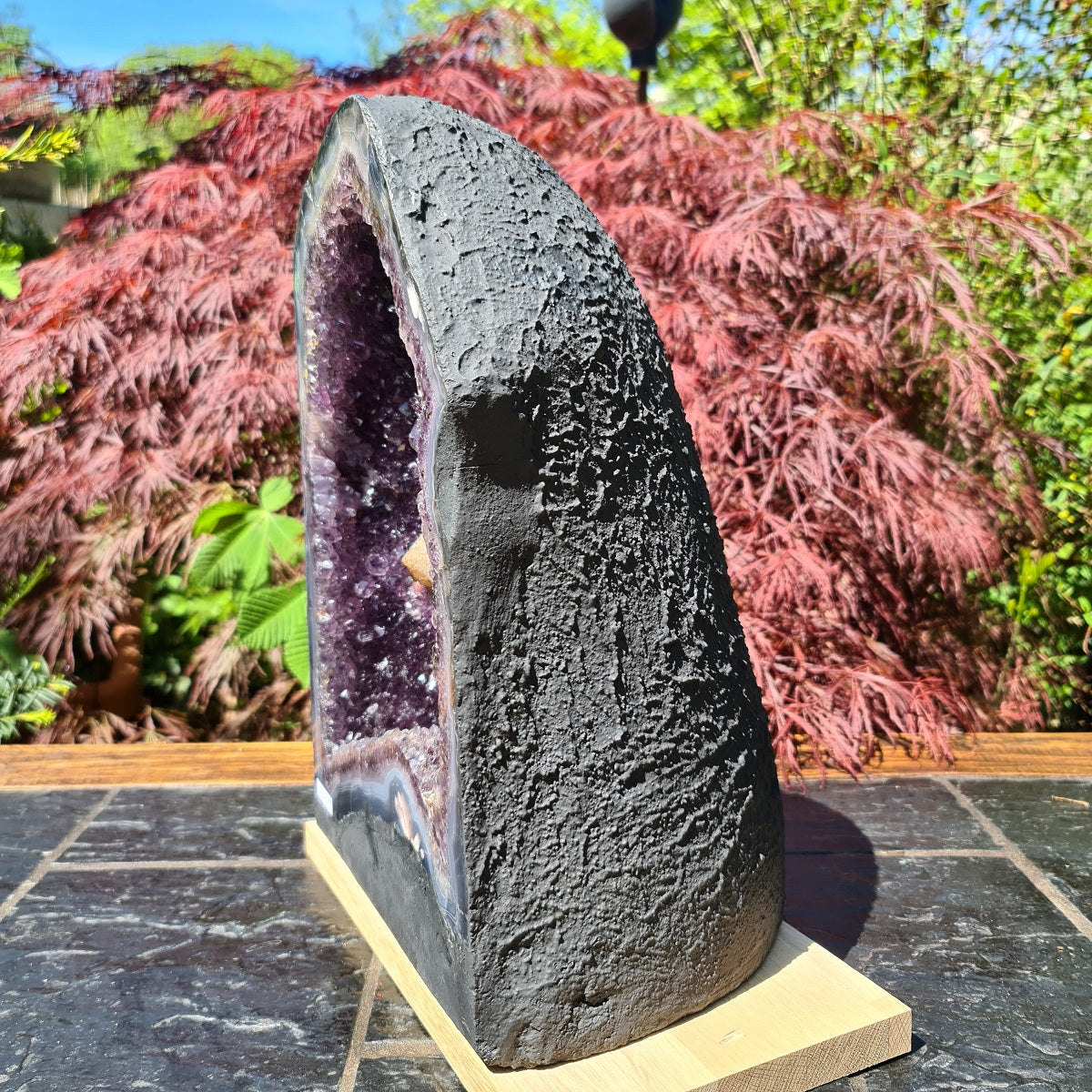 Amethyst Druse mit Calcit Nr. 84