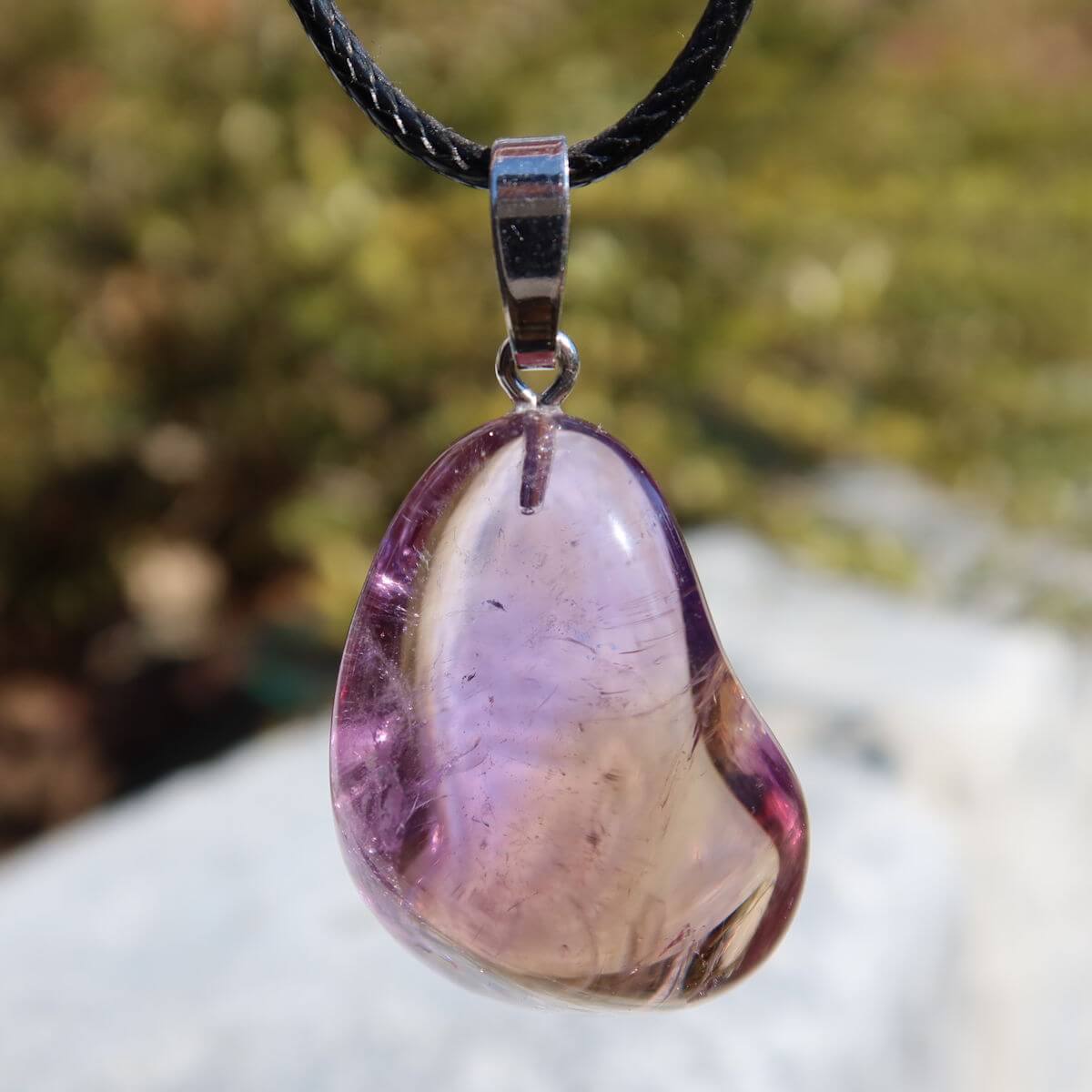 Ametrin Anhänger mit Silberöse 33mm, violett-goldene Farbverläufe, vereint Amethyst und Citrin, Unikat Nr. 6.