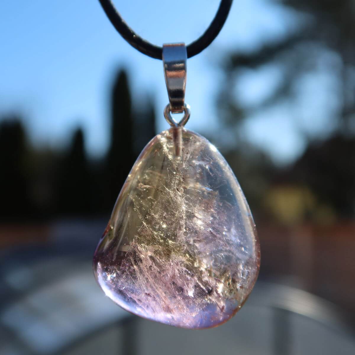 Ametrin Anhänger mit Silberöse, 30mm, featuring natural violett-golden hues symbolizing harmony and creativity. UNIKAT Nr. 8.