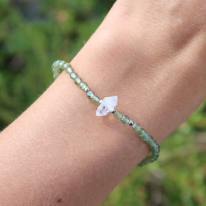 Edelsteinarmband mit Apatit grün & Herkimer Quarz