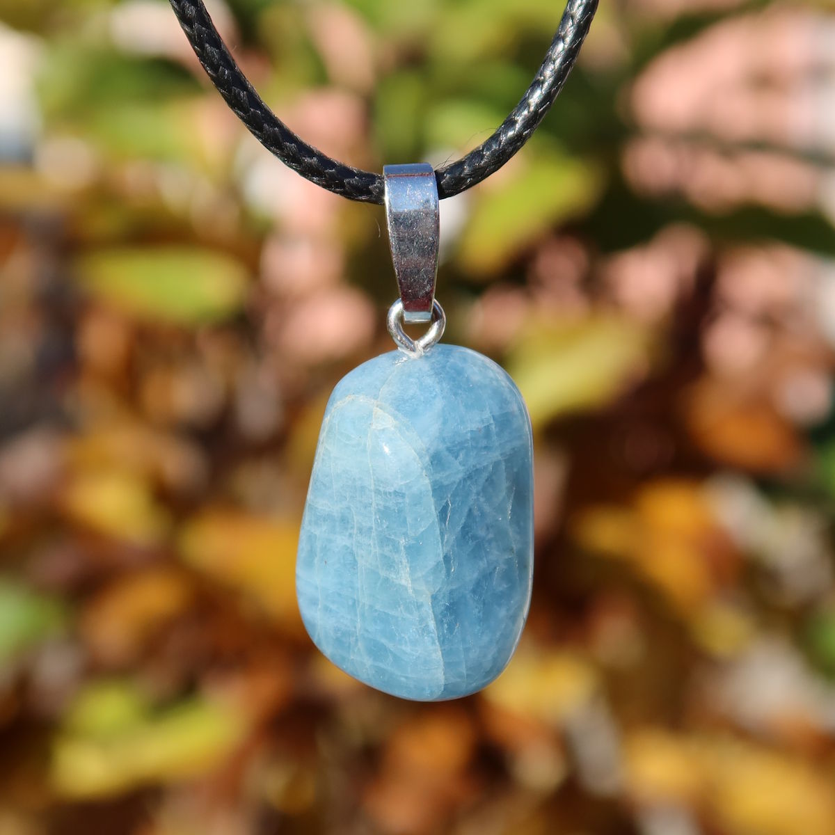 1A Qualität Aquamarin Anhänger 25mm - Ausgeglichenheit und frische Energie - UNIKAT Nr. 20, hellblauer Edelstein mit Lederband