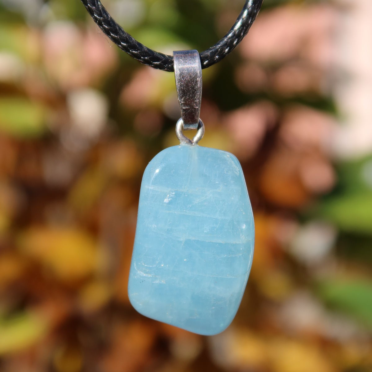 1A Qualität Aquamarin Anhänger 26mm - Ausgeglichenheit und frische Energie - UNIKAT Nr. 6 in einem leuchtend hellblauen Farbton