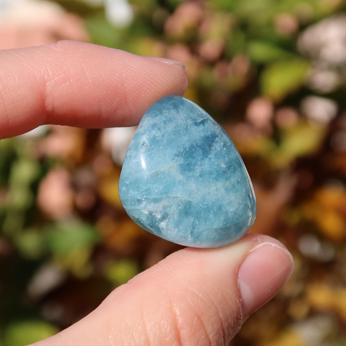 1A Qualität Aquamarin Handschmeichler 25mm - Ausgeglichenheit und frische Energie - UNIKAT Nr. 11