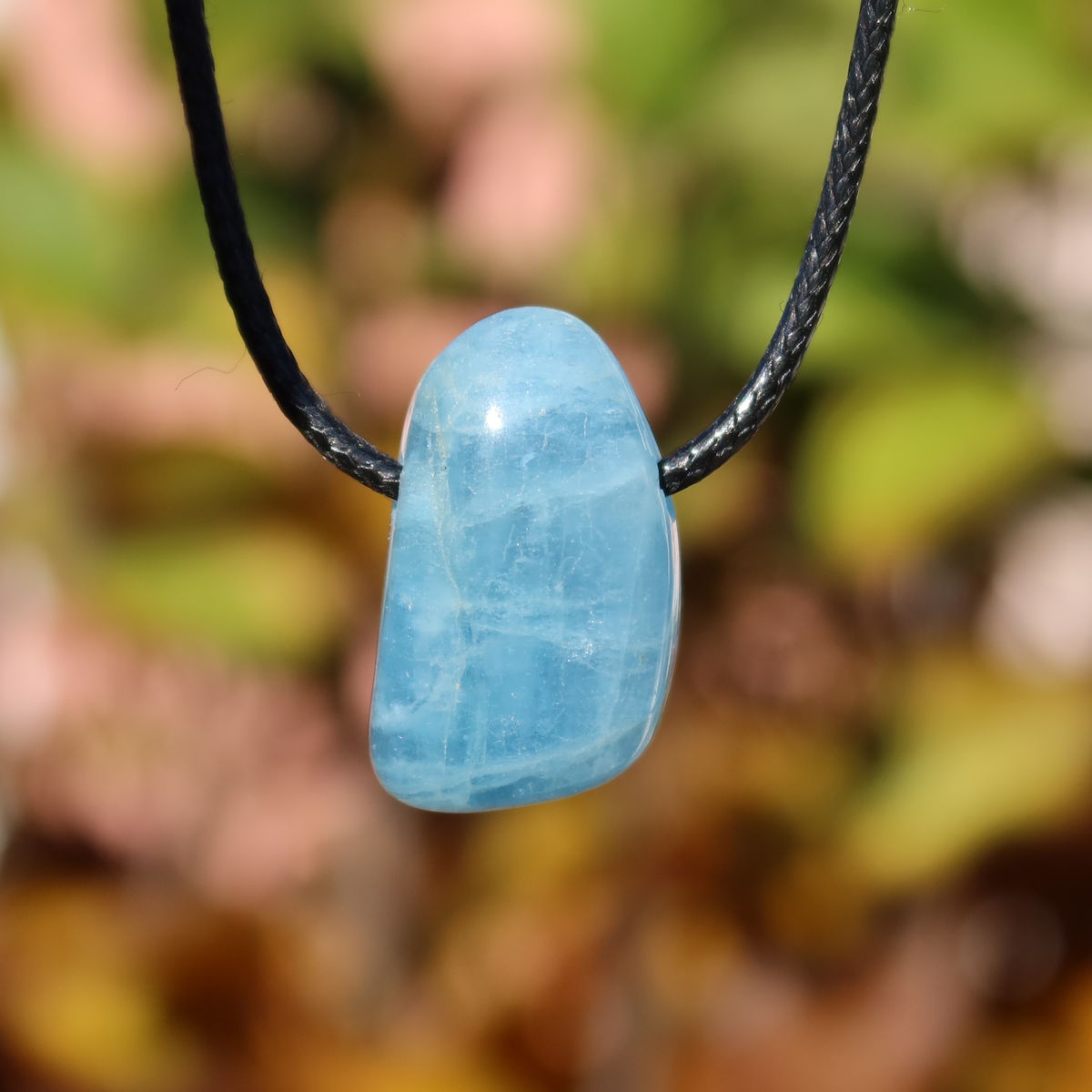 Aquamarin Anhänger 1A Qualität gebohrt 28mm - Ausgeglichenheit und frische Energie - UNIKAT Nr. 3 in der Natur