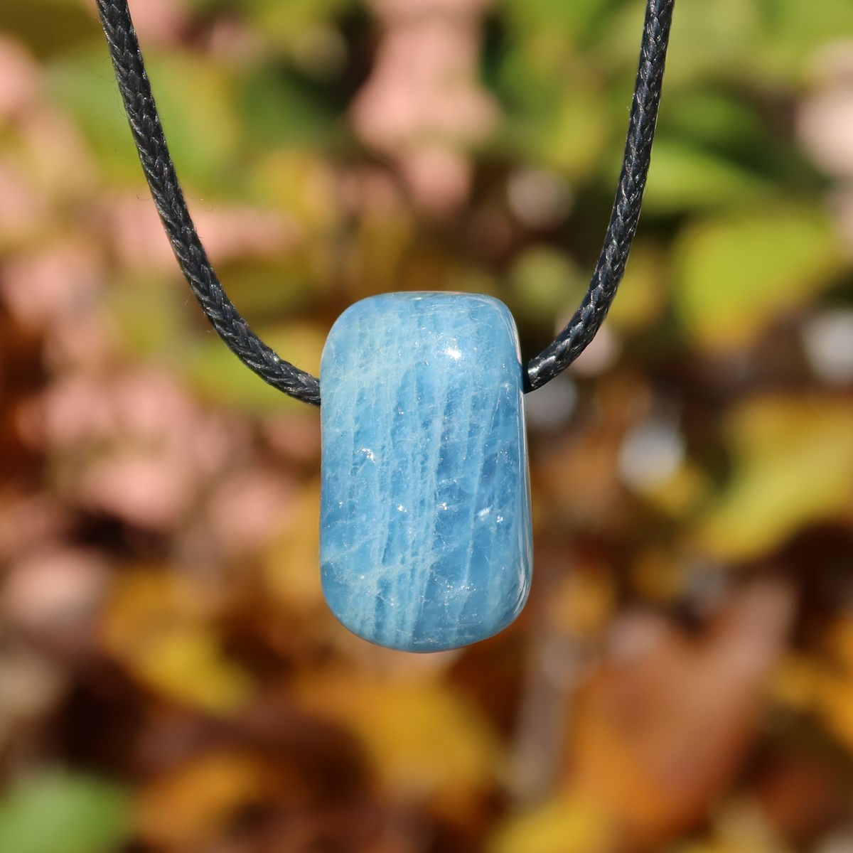 1A Qualität Aquamarin gebohrt 28mm - Ausgeglichenheit und frische Energie - UNIKAT Nr. 8 Anhänger mit hellblauem Funkeln