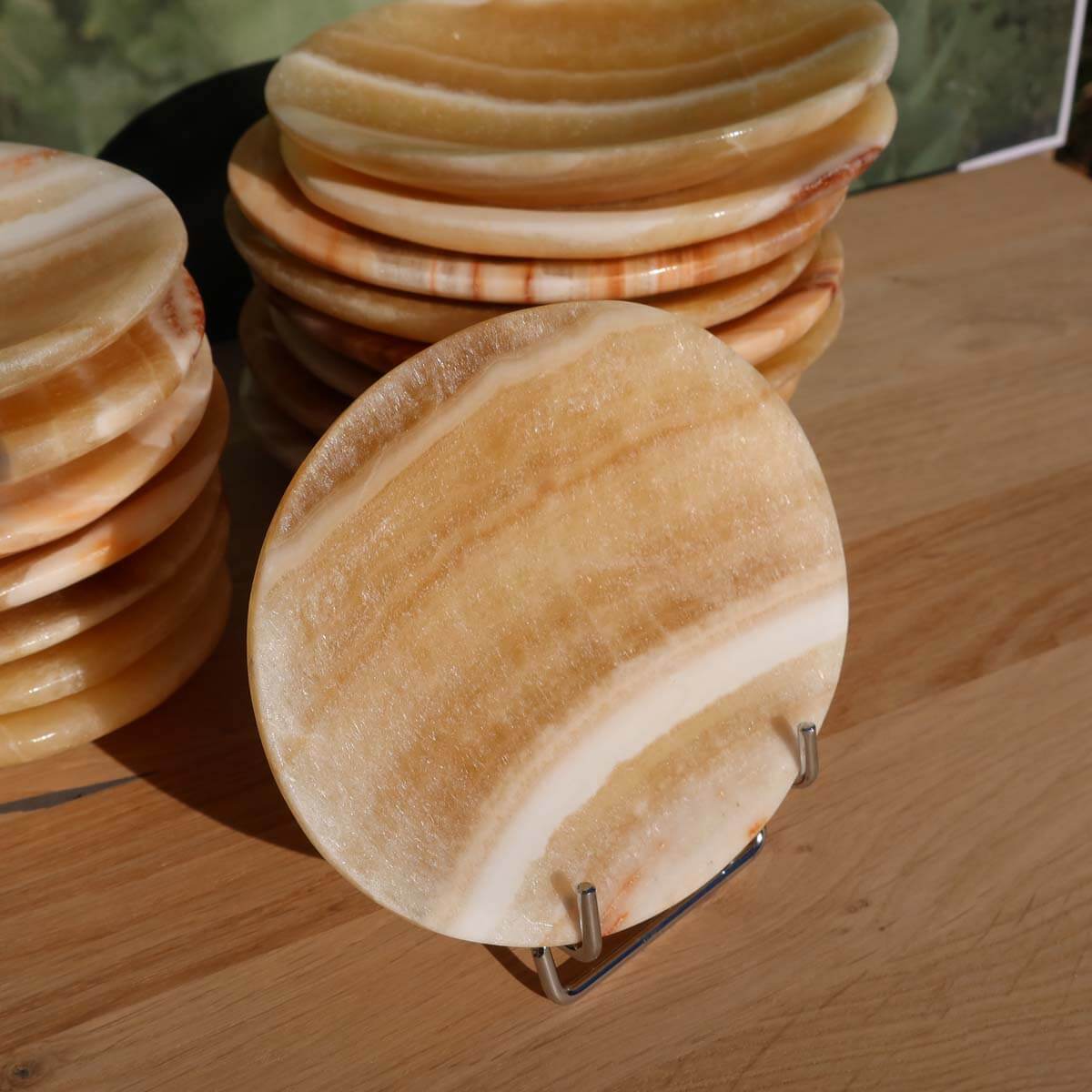 Aragonit Onyxmarmor ovale Steinschale 12x9 cm, genutzt für Entspannung und Dekoration, erhältlich bei Steinwelten in Graz und Wiener Neustadt.