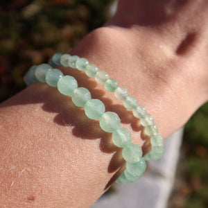 Aventurin facettiert Edelstein Armband - 1 Stück - in Varianten 4-6 oder 8mm, grünes Armband auf Handgelenk, glitzernd und vielseitig