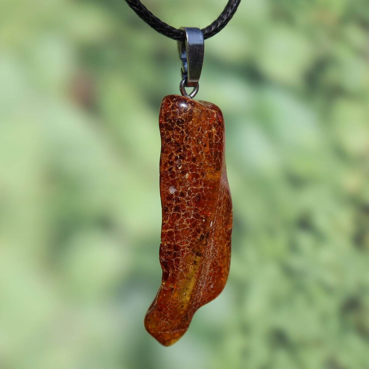 Natürlicher Bernstein Anhänger Unikat Nr. 12, 50mm, schimmernder Edelstein, Lebensfreude und Selbstwert, 1A Qualität