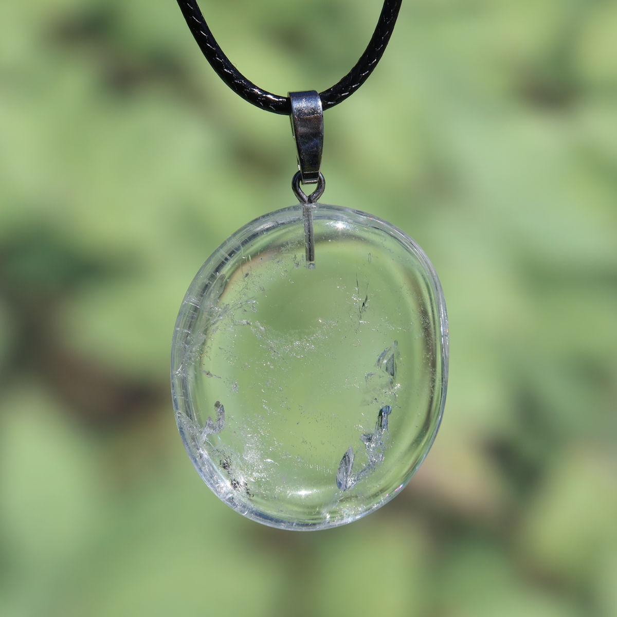 Bergkristall Anhänger 39mm mit Silberöse, klarer Glanz für mentale Klarheit und Stabilität, Unikat Schmuckstück Nr. 1.