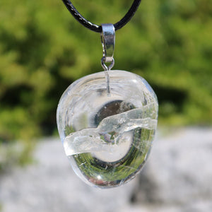 Bergkristall Anhänger 33mm mit Silberöse, klarer Quarz für Gedankenfreiheit und Stabilität, Unikat Nr. 3