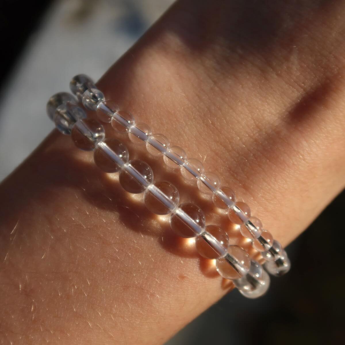 Bergkristall Edelsteinarmband in verschiedenen Größen, erhältlich im Online Shop Steinwelten Graz und Wiener Neustadt.