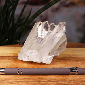 Bergkristall Stufe 1A Qualität, 8x8x5 cm - Klarheit und Fokus - UNIKAT Nr. 14 mit Stift als Größenvergleich