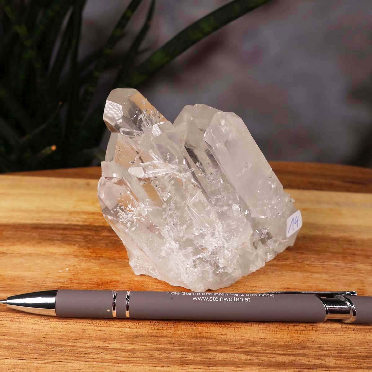 Bergkristall Stufe 1A Qualität, 8x8x5 cm - Klarheit und Fokus - UNIKAT Nr. 14 mit Stift als Größenvergleich