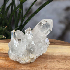 Bergkristall Stufe 1A Qualität, 7x11x7 cm - Klarheit und Fokus - UNIKAT Nr. 1, natürliche klare Bergkristall-Stufen aus Brasilien.