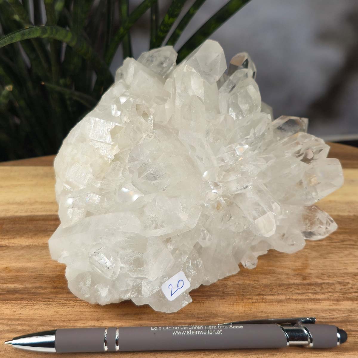 Bergkristall Stufe 1A Qualität, 9x15x13 cm - Klarheit und Fokus - UNIKAT Nr. 20, naturbelassene brasilianische Kristallstufe.