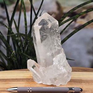 Bergkristall Stufe 1A Qualität, 15x18x9 cm - Klarheit und Fokus - UNIKAT Nr. 28, ungeschliffen, natürliche brasilianische Kristallstufe.