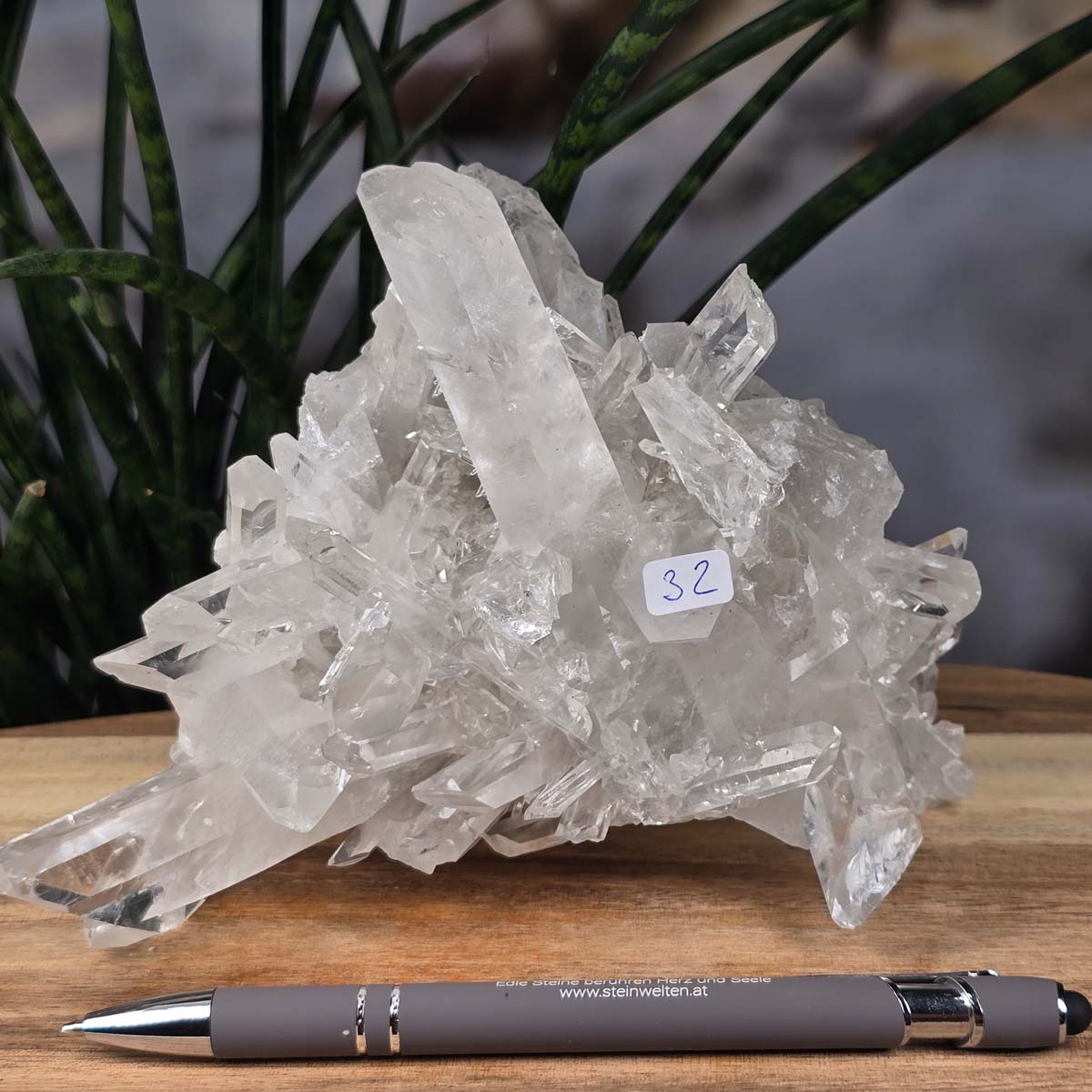 Bergkristall Stufe 1A Qualität, 11x16x7 cm - Klarheit und Fokus - UNIKAT Nr. 32, naturbelassene Kristallformation aus Brasilien