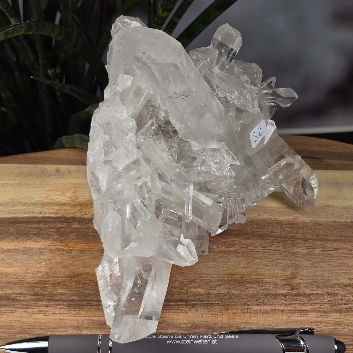 Bergkristall Stufe 1A Qualität, 11x16x7 cm - Klarheit und Fokus - UNIKAT Nr. 32, naturbelassene Kristallformation aus Brasilien