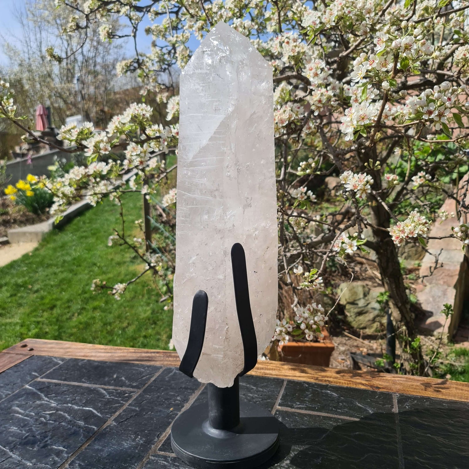 Bergkristall XXL Kristall Spitzen auf Metallständer, Nr. 2 - Geschliffene Quarz Spitze, 17,7 kg - 62 cm höhe, ideal für Raumdekoration