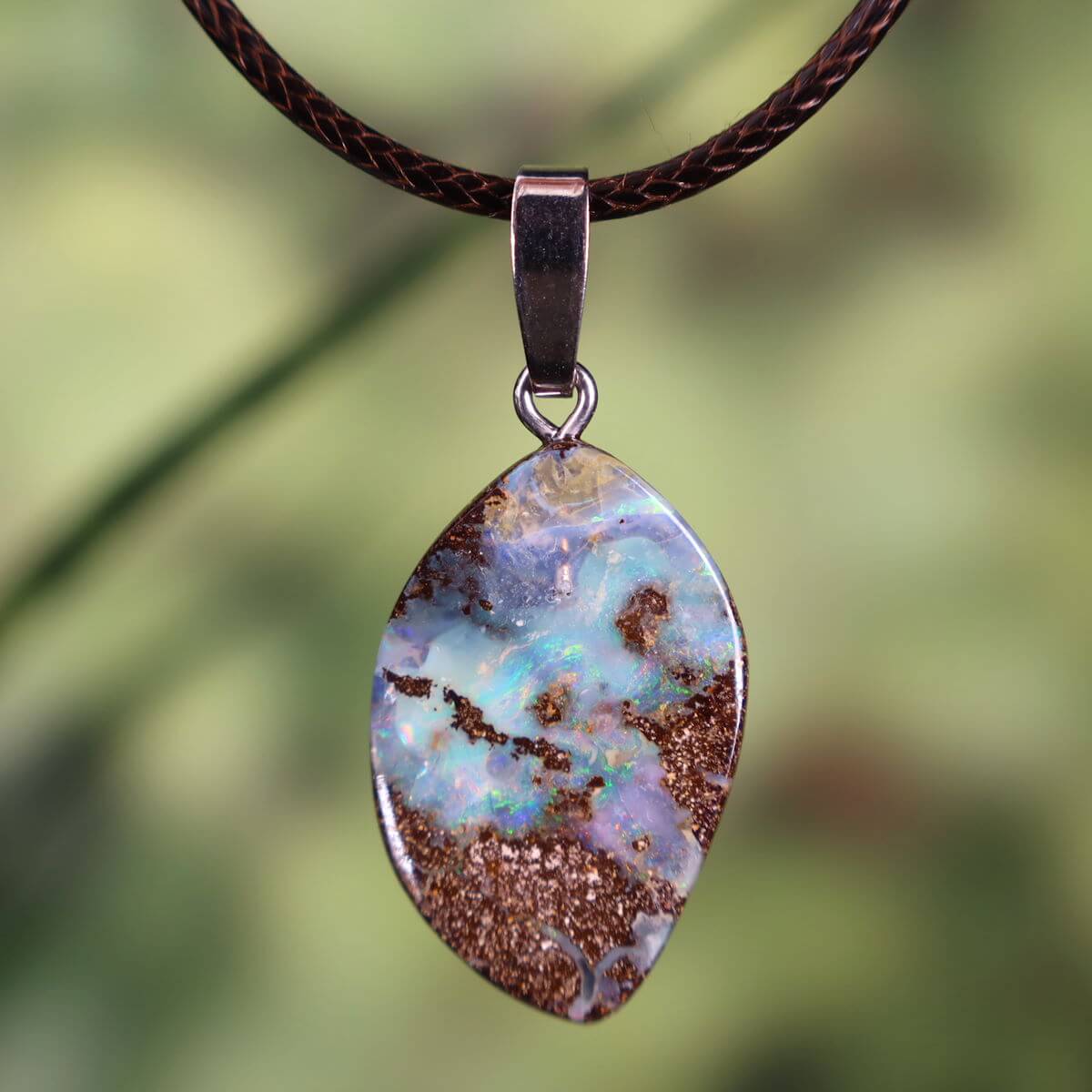 Boulder Opal Anhänger - Unikat Nr. 41 - Handgeschliffen - Echter Edelstein mit massiver Silberschlaufe - Größe 26x17mm - Freude und Leichtigkeit