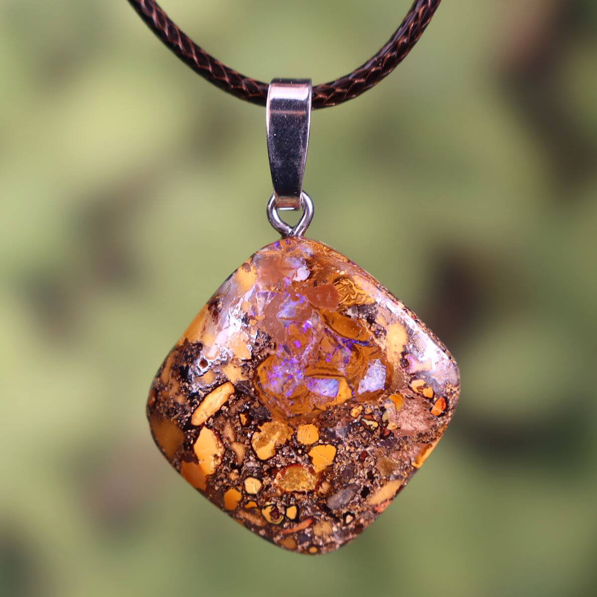 Boulder Opal Anhänger - Unikat Nr. 52 - Handgeschliffen - Echter Edelstein mit massiver Silberschlaufe - Größe 26x28mm - Freude und Leichtigkeit