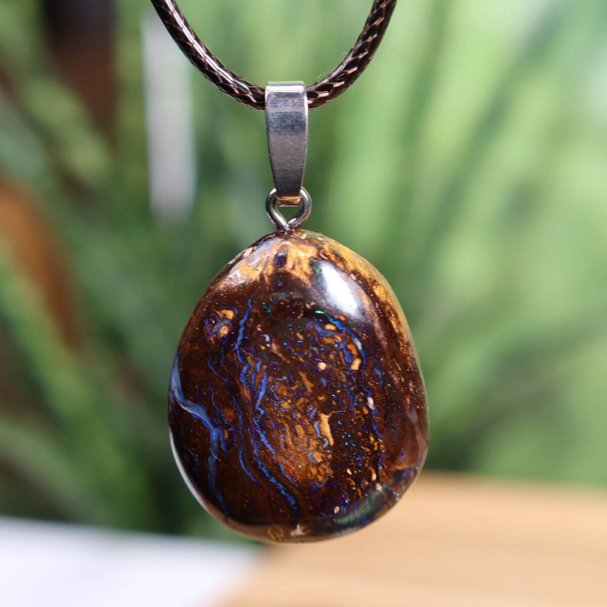 Boulder Opal Anhänger - Unikat Nr. 53 - Handgeschliffen - Echter Edelstein mit massiver Silberschlaufe - Größe 30x24mm - Freude und Leichtigkeit