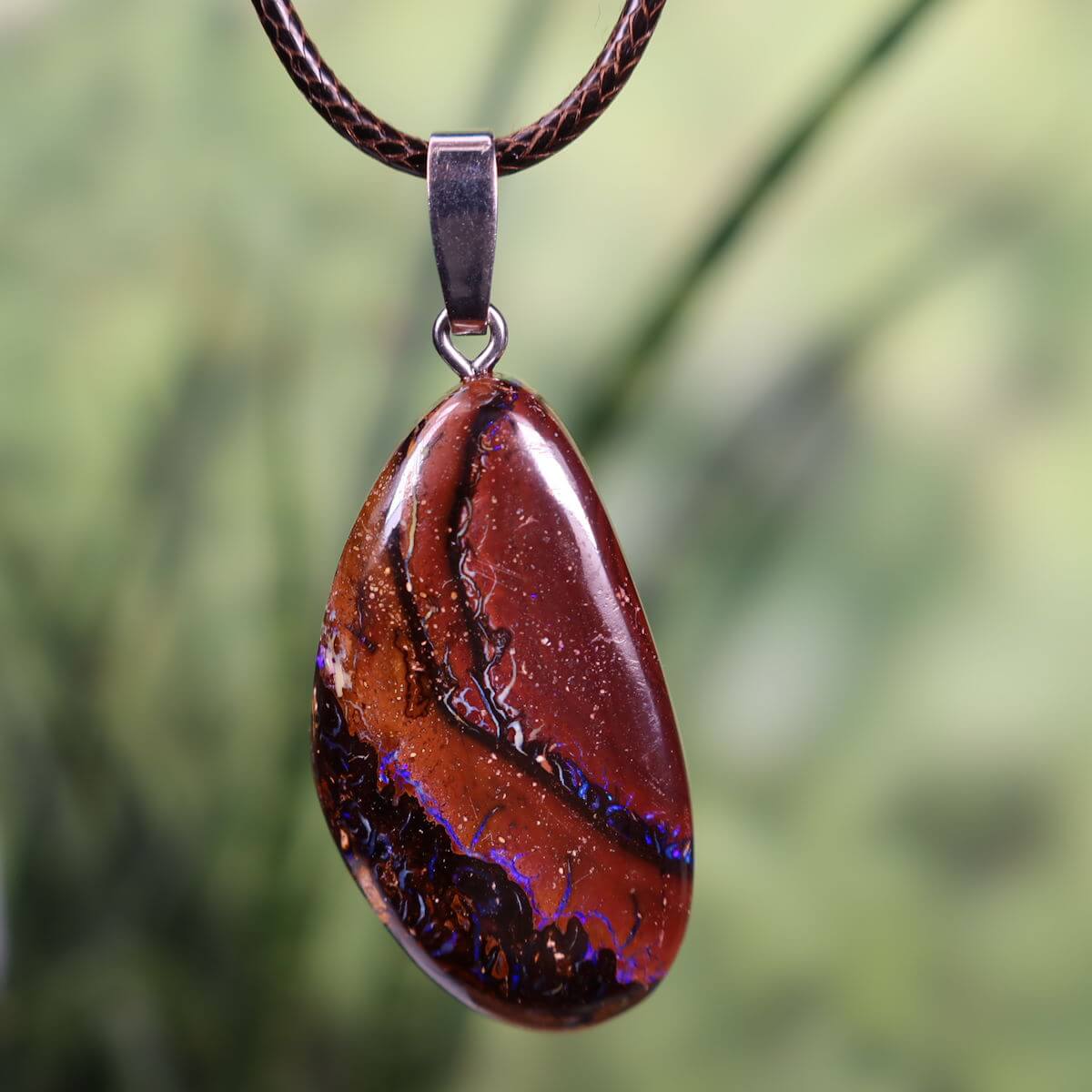 Boulder Opal Anhänger - Unikat Nr. 57 - Handgeschliffen - Echter Edelstein mit massiver Silberschlaufe - Größe 37x20mm