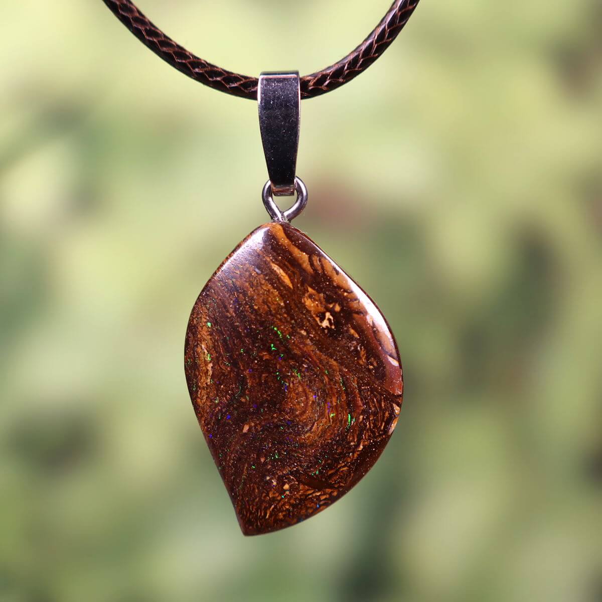 Boulder Opal Anhänger - Unikat Nr. 59 - Handgeschliffen - Echter Edelstein mit massiver Silberschlaufe - Größe 30x19mm