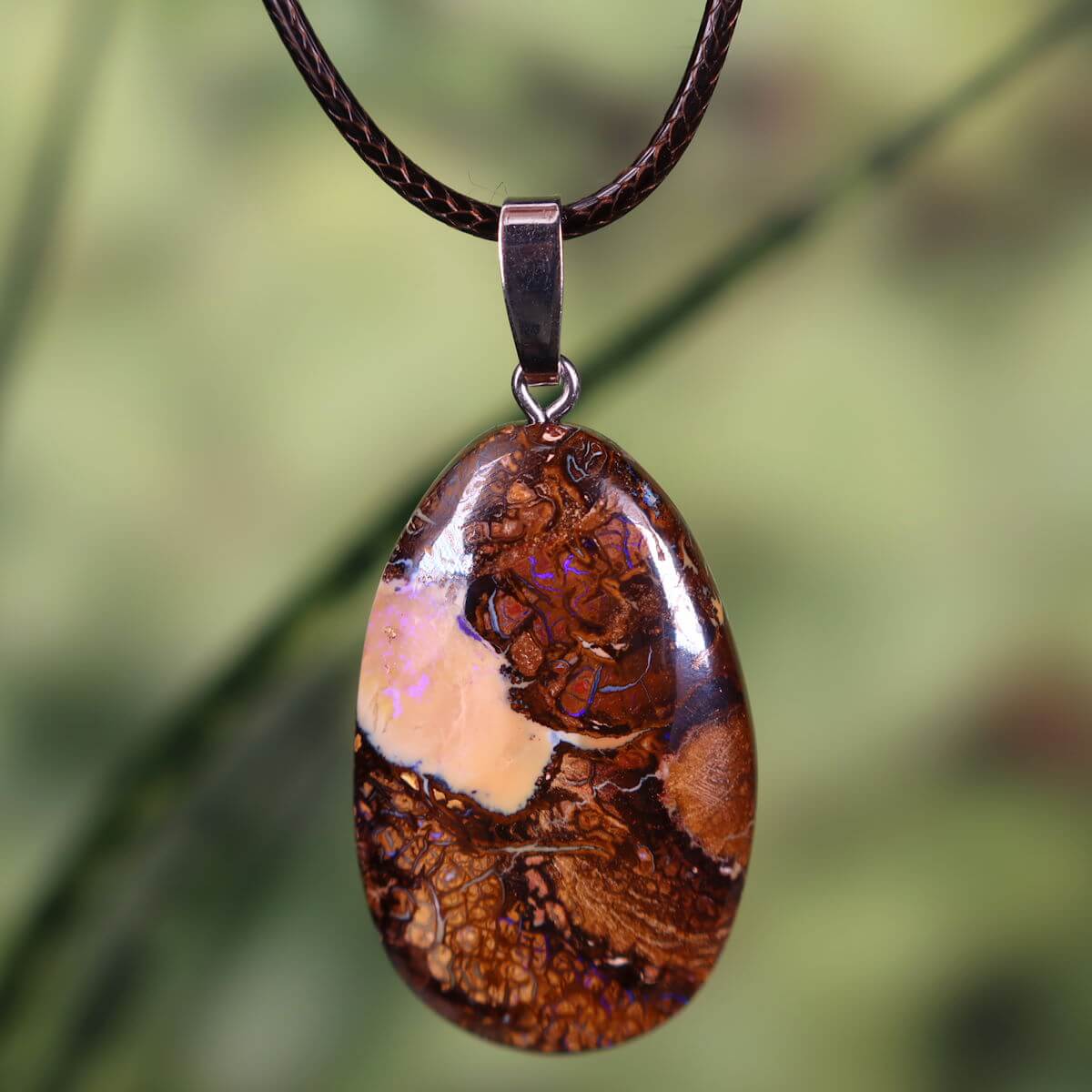 Boulder Opal Anhänger - Unikat Nr. 6 - Handgeschliffen - Echter Edelstein mit massiver Silberschlaufe - Größe 35x25mm