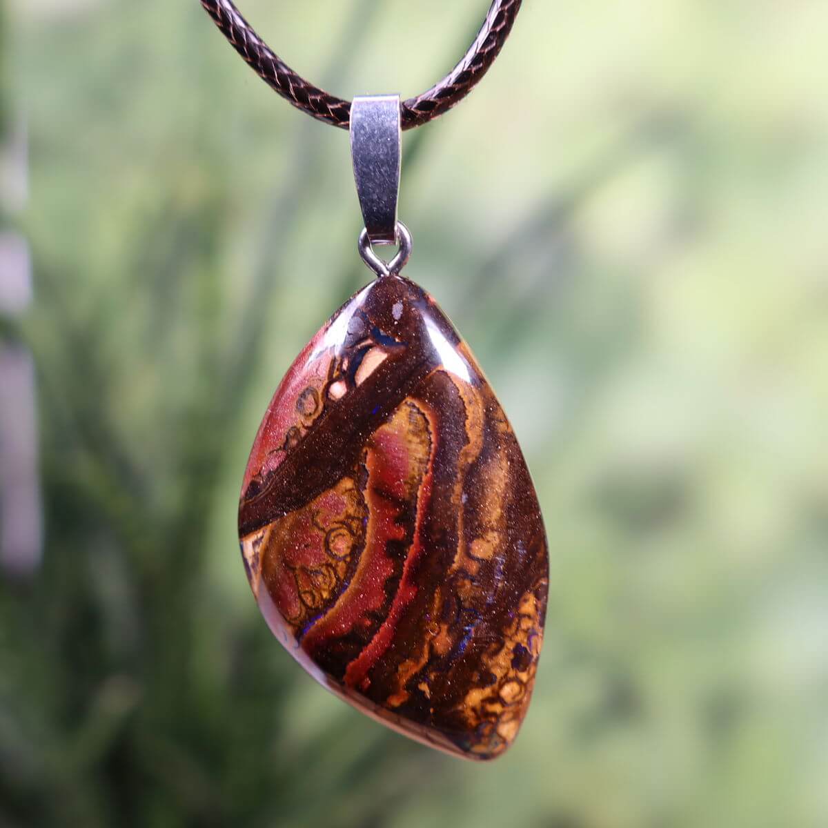 Boulder Opal Anhänger Unikat Nr. 65 mit rhodiumbeschichteter Silberschlaufe, handgeschliffen, 37x23mm, echter australischer Edelstein