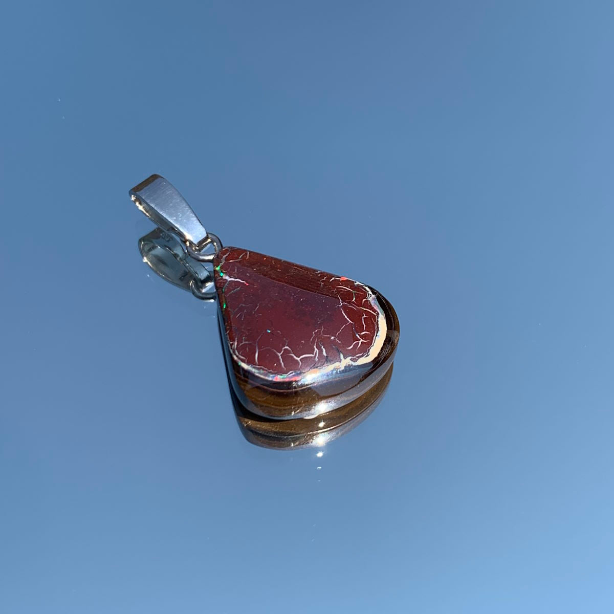 Handgeschliffener Boulder Opal von Steinwelten