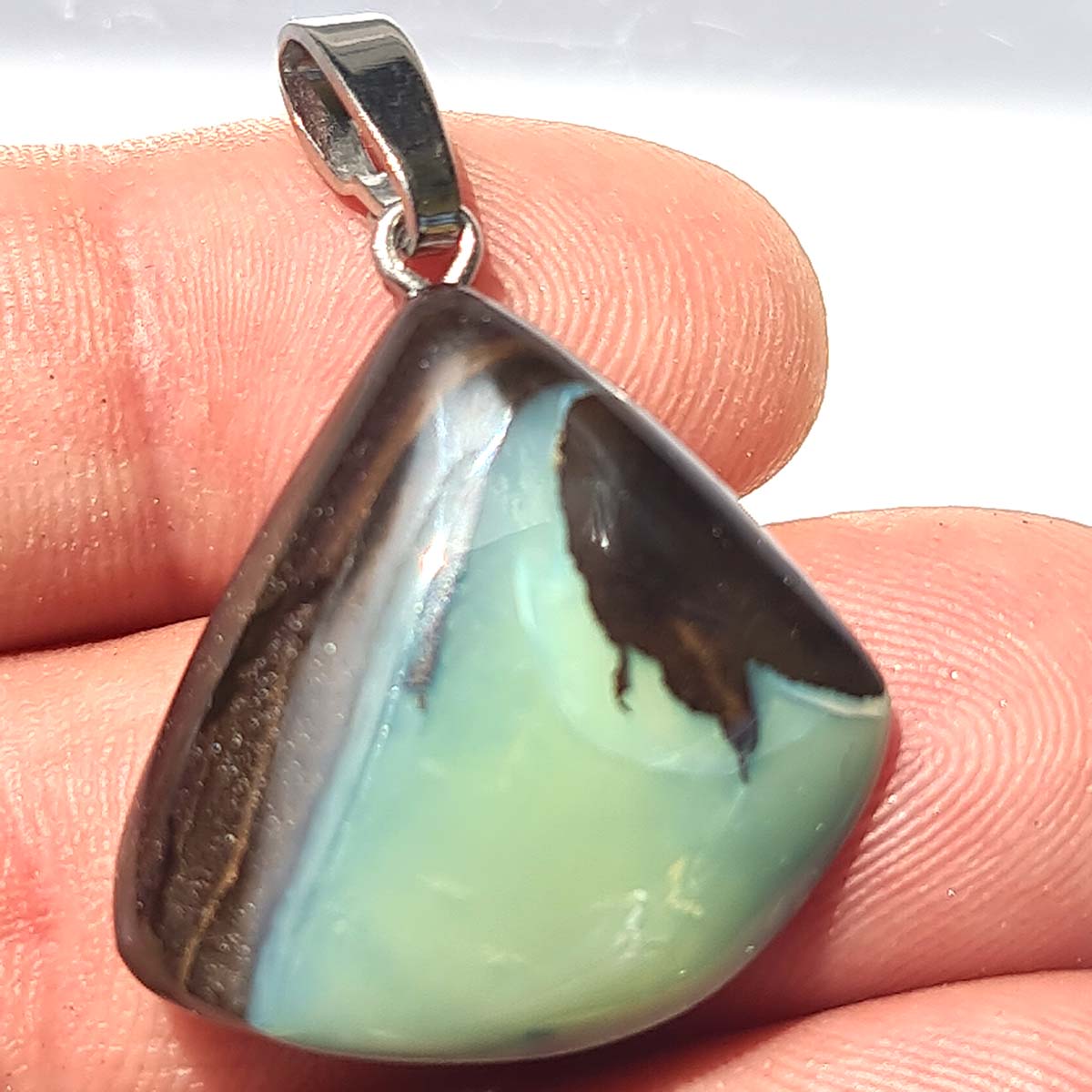 Boulder Opal Ketteanhänger von Steinwelten kaufen