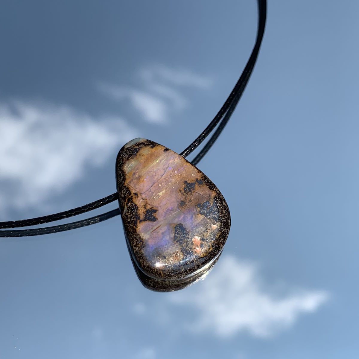 Boulder Opal Anhänger von Steinwelten