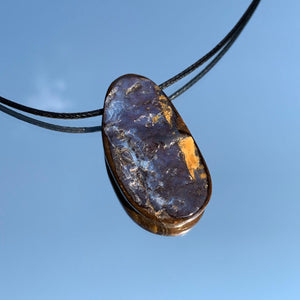 Halskettenanhänger aus Boulder Opal 