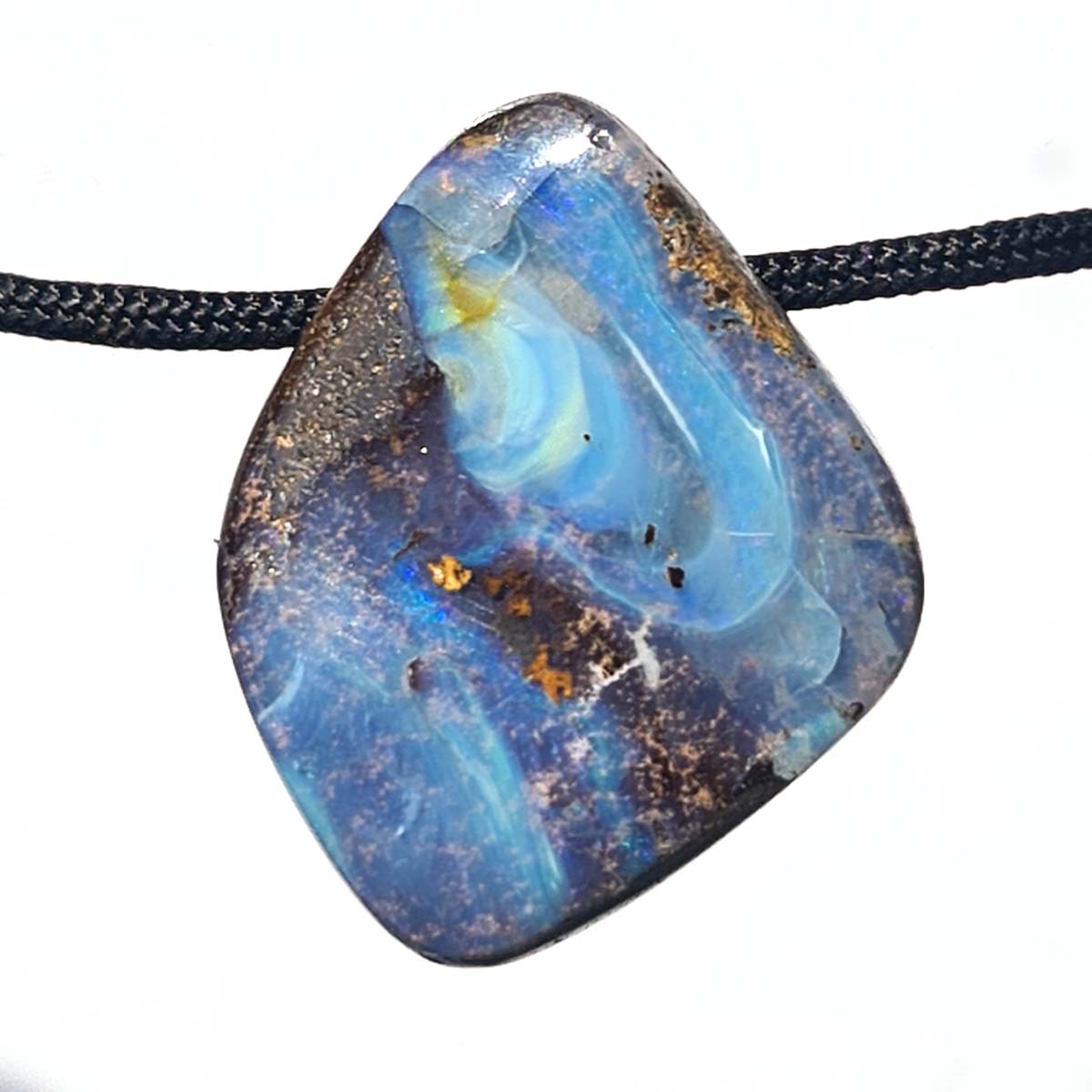 Gebohrter Kettenanhänger aus Opal