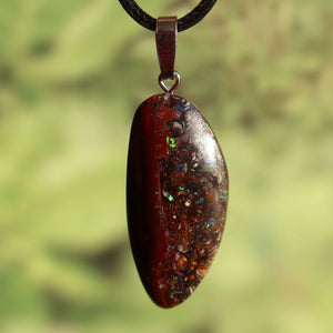 Boulder Opal Anhänger - Positivität und Freude - Nr. 19 mit einzigartigem Muster und Silberöse, handgeschliffen.