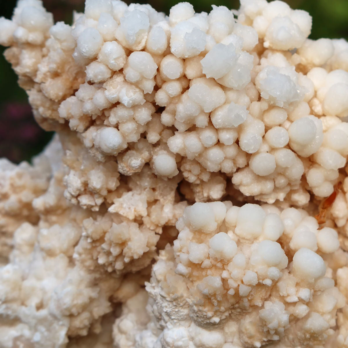 1A Aragonite naturelle sur matrice XL avec formation en grappes – Maroc – 7,2 kg – 21x24x18 cm – N°18