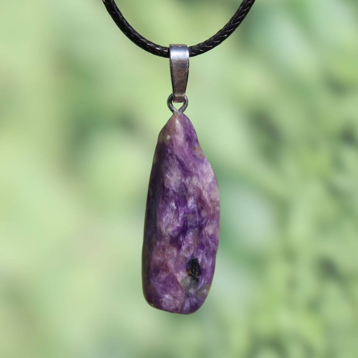 Charoit 1A Anhänger mit Silberschlaufe, tiefviolett, Unikat Edelstein aus Russland – jetzt online kaufen bei Steinweltn.