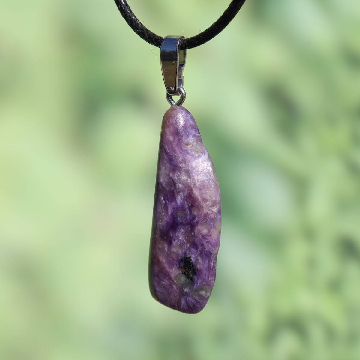 Charoit 1A Anhänger mit Silberschlaufe, tiefviolett, Unikat Edelstein aus Russland – jetzt online kaufen bei Steinweltn.