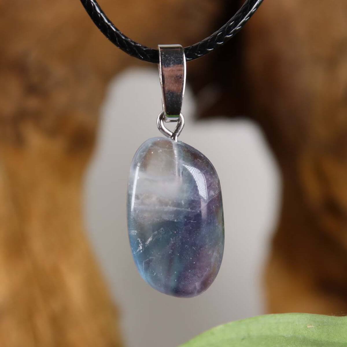 Fluorit Anhänger mit Silberöse, grün-violette Farbvielfalt, einzigartiges Unikat Nr. 17, perfekt für Konzentration und Neuanfang.